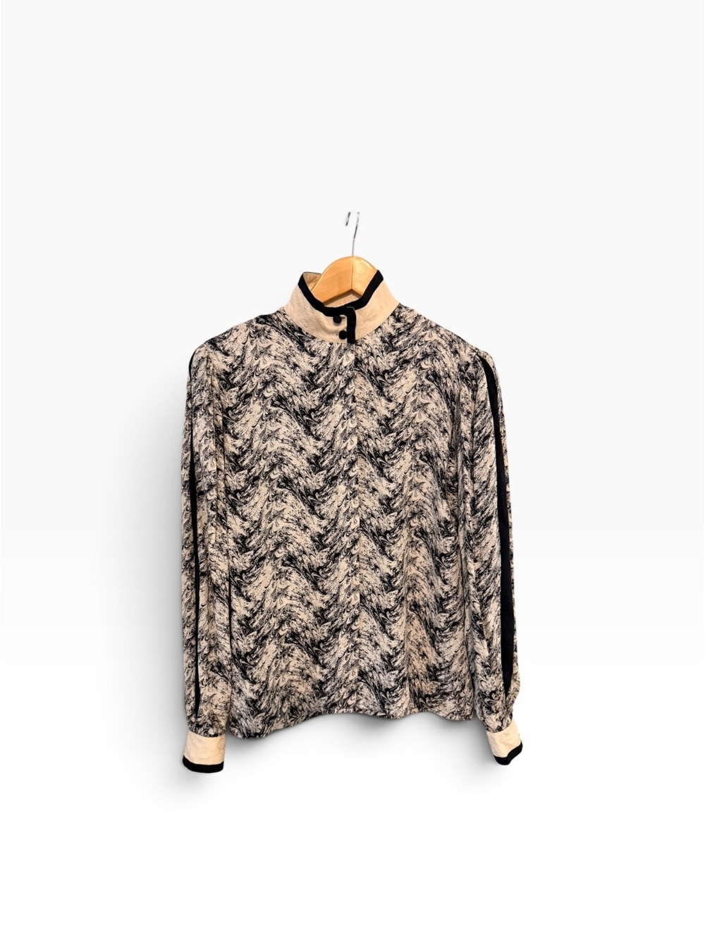 Vintage Neiman Marcus 100% silk black-and-white collar cuffed button blouse  4